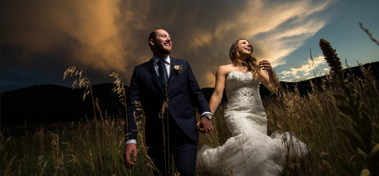 The Benefits & Process Of Hiring Wedding Photographer