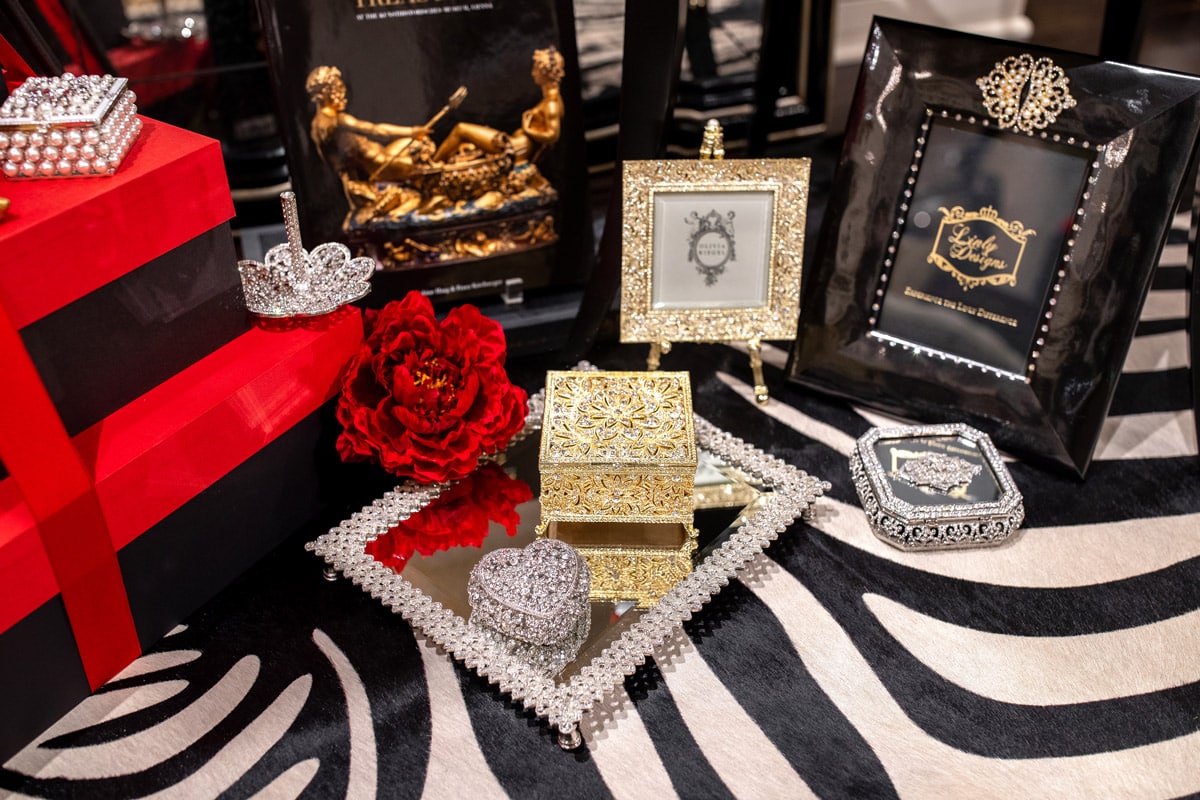 Some Examples of Luxury Gifts Canberra for Her
