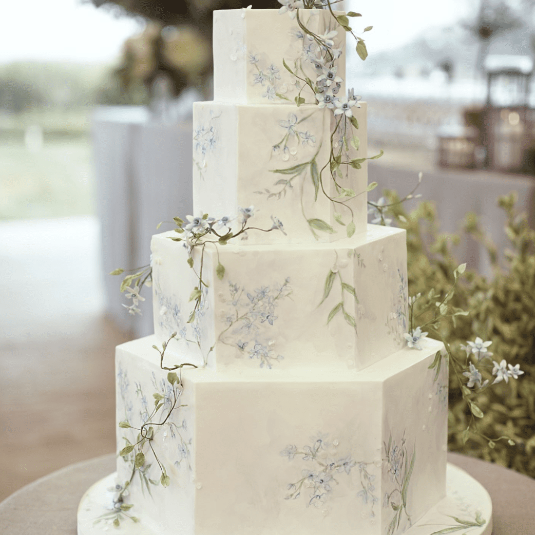 Top 3 Reasons To Go For Customized Wedding Cakes