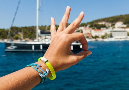 The Allure of the Ocean Bracelet: Style with Meaning